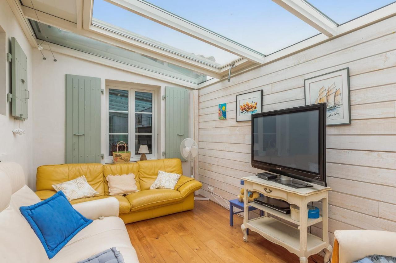 Nice Studio With Veranda Nearby The Beach In La Flotte - Welkeys Buitenkant foto
